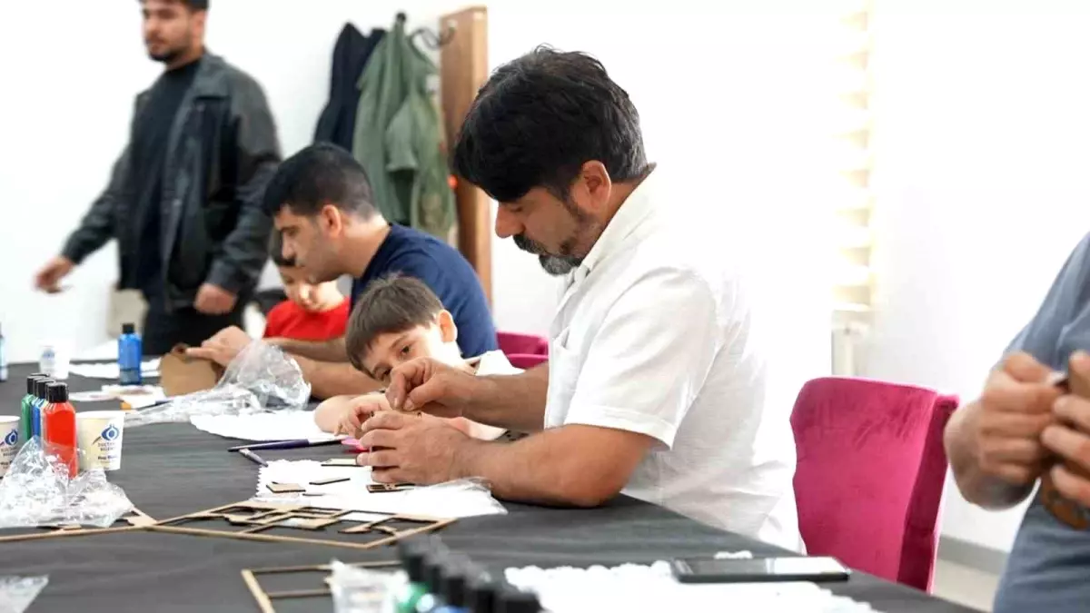 Sultangazi Belediyesi\'nden Baba-Çocuk 3 Boyutlu Maket Atölyesi
