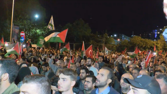 Sumud filosuna saldırıyı duyanlar İstanbul'da sokağa döküldü