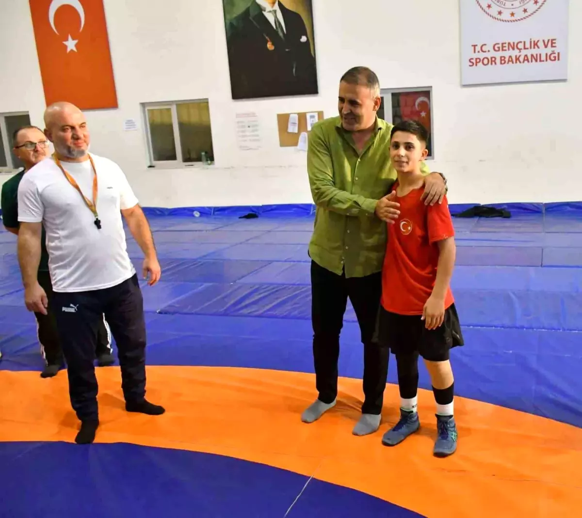Yunusemre Belediyespor\'un Güreşçisi Hakim Beytullah Kalay, U15 Milli Takımına Davet Edildi