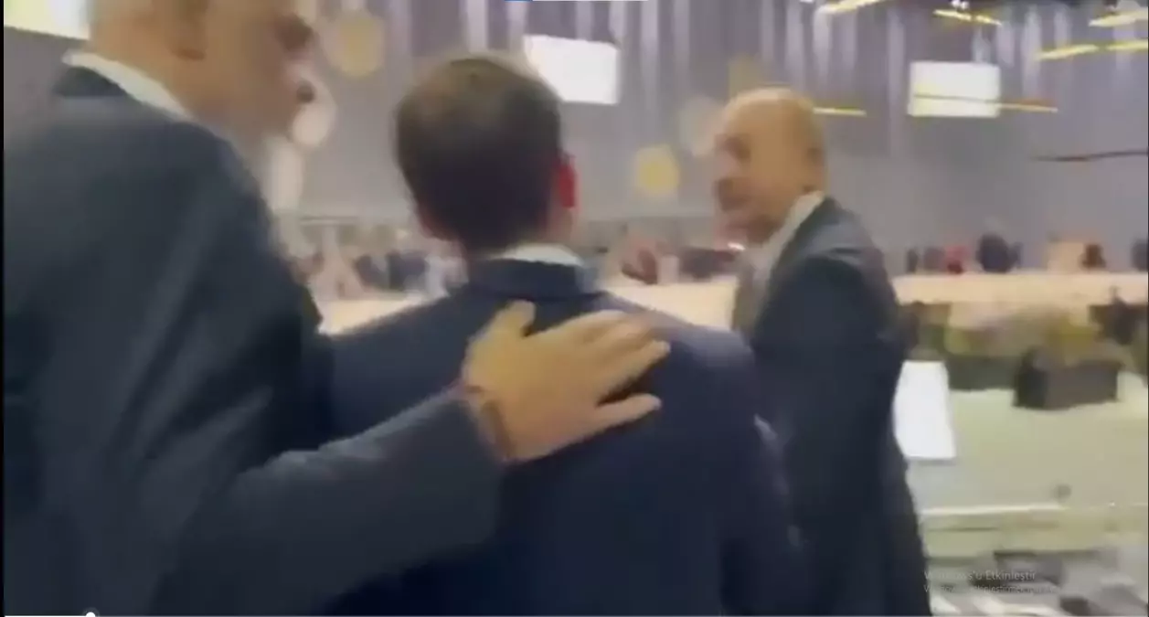 Zirveye damga vuran olay! Macron, Arnavutluk Başbakanı\'na tokat attı