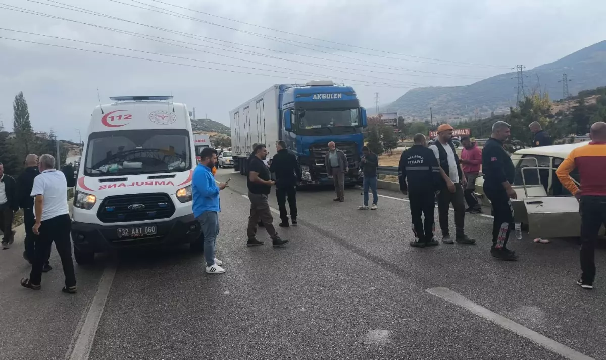 Isparta\'da Trafik Kazası: 2 Ölü, 3 Yaralı