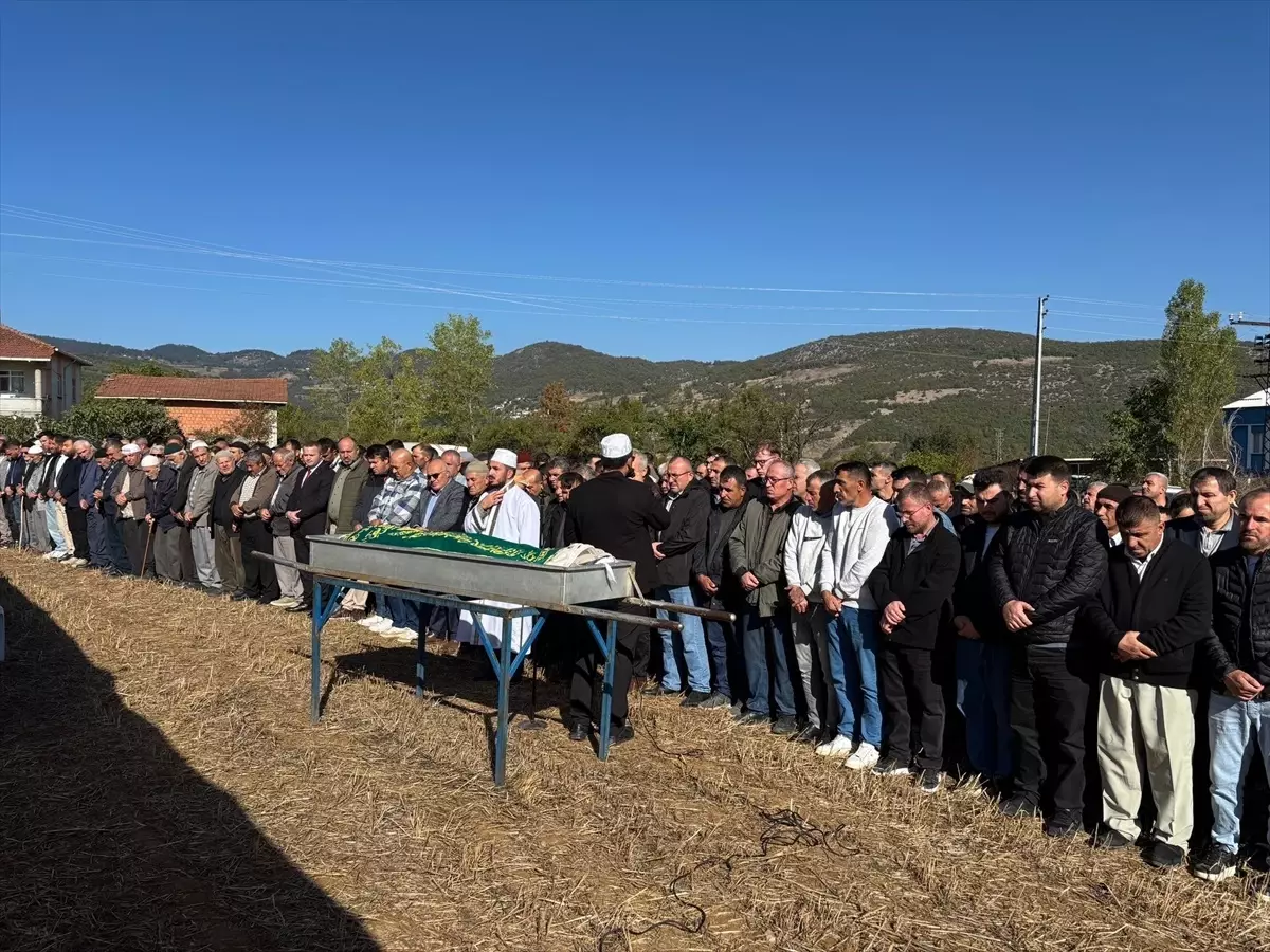 İş Kazasında Hayatını Kaybeden Akif Fak Defnedildi