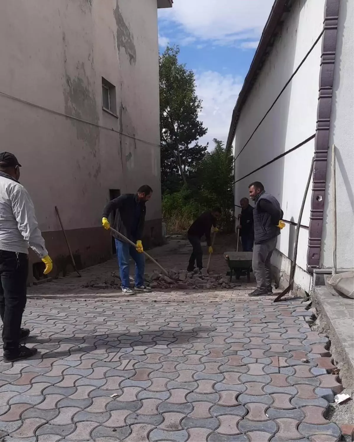 Arpaçay\'da Kaldırım Çalışmaları Hız Kazandı