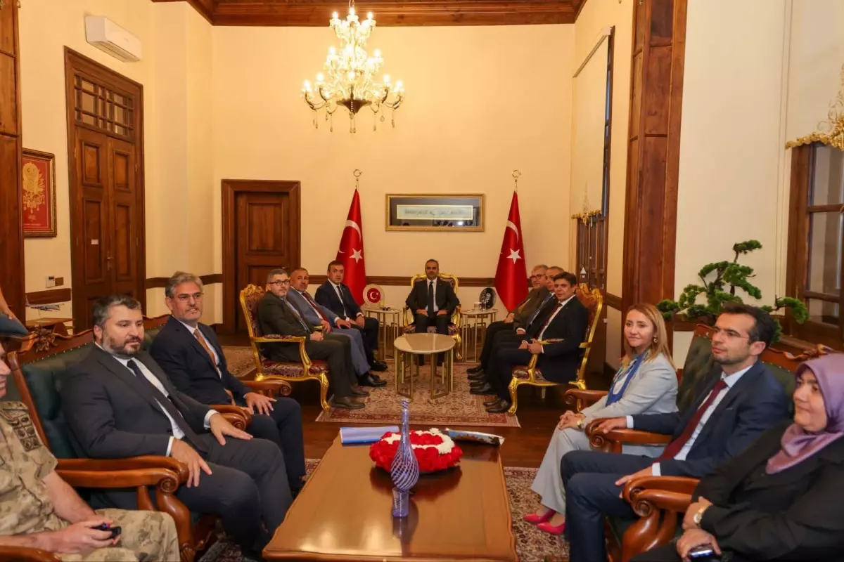 Bakan Kacır Valilik Ziyaretinde