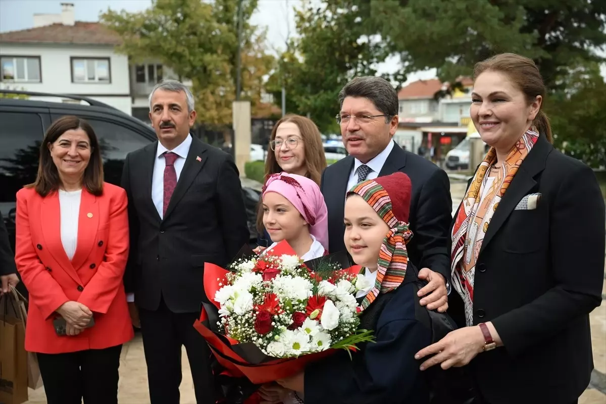 Bakan Tunç, Edirne\'de İşyurtları Ürün ve El Sanatları Fuarı\'nın açılışında konuştu: (1)