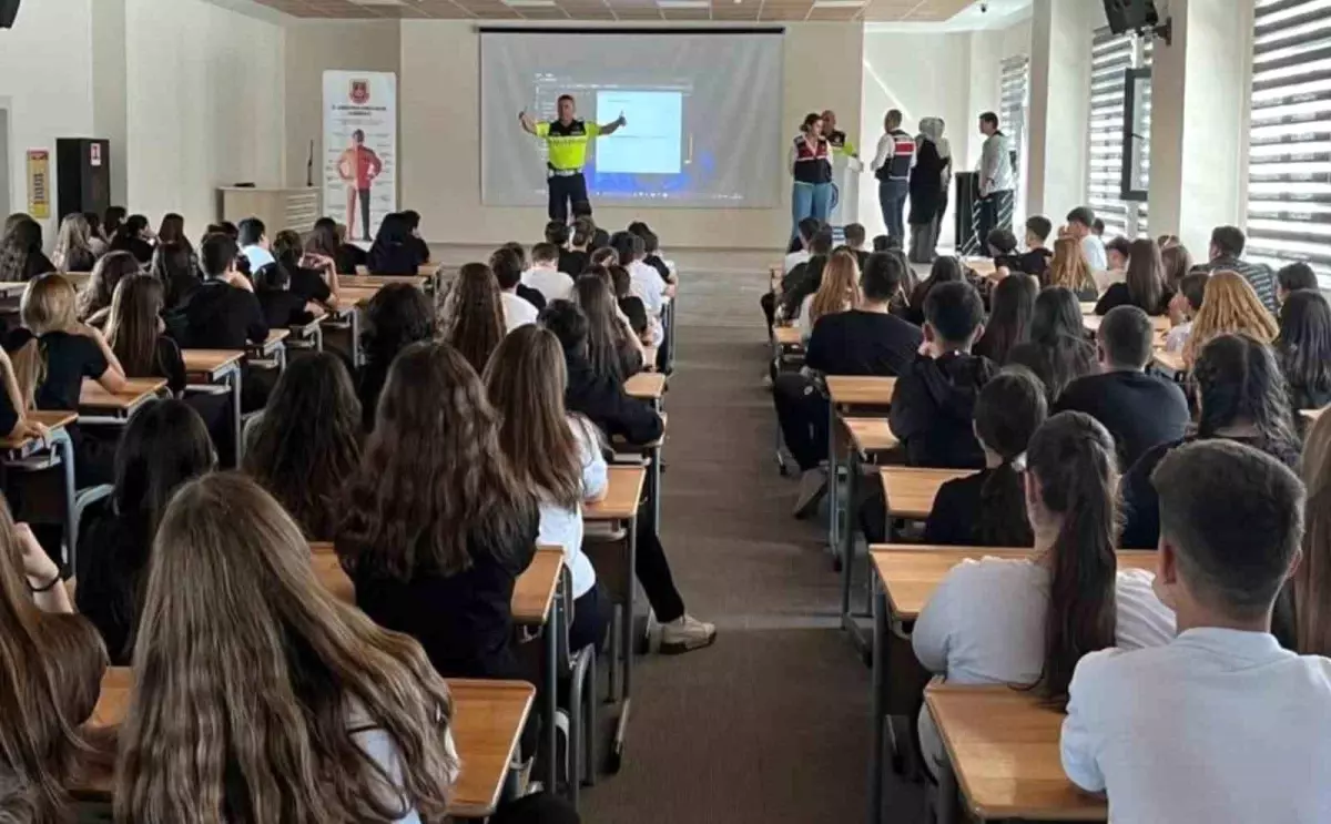 Çanakkale\'de Öğrencilere Trafik Eğitimi