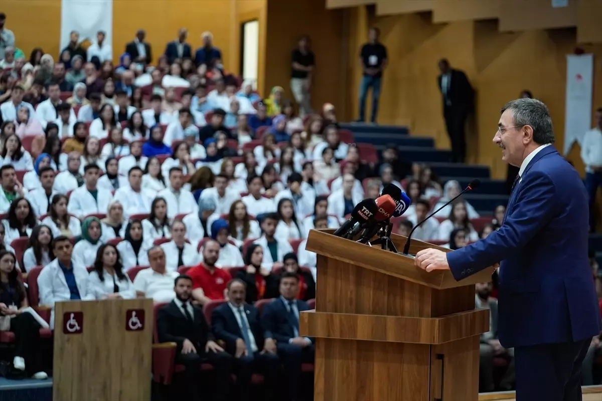 Cumhurbaşkanı Yardımcısı Yılmaz, Bingöl Üniversitesi 2025-2026 Akademik Yılı İlk Dersi\'nde konuştu Açıklaması