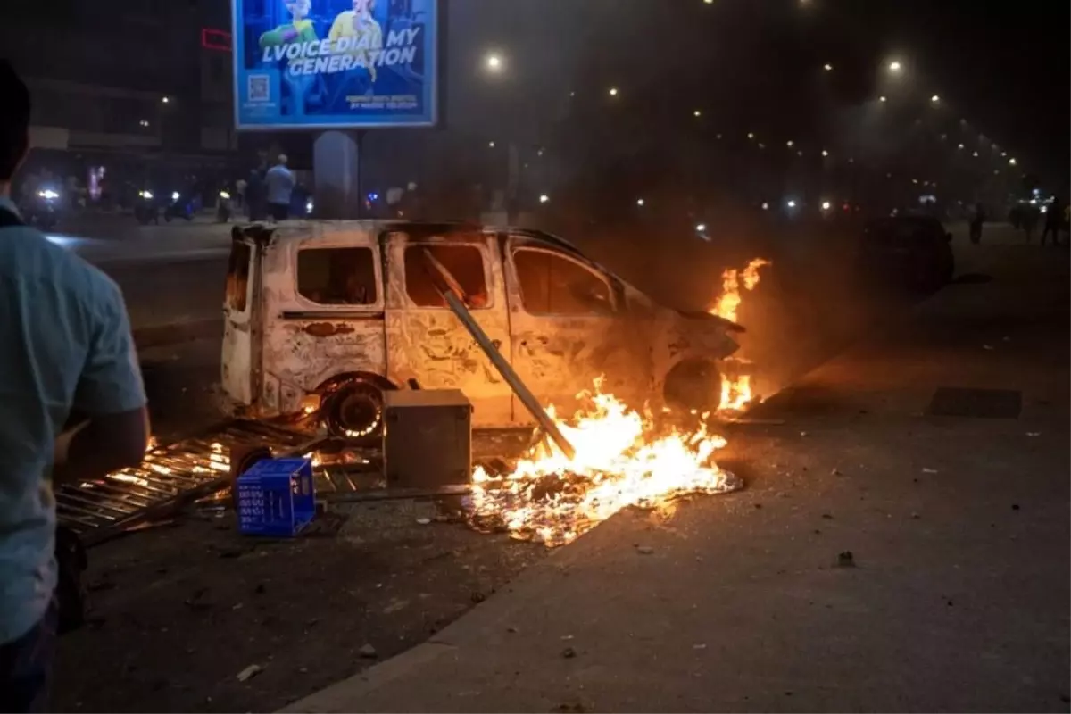 Fas\'ta Protestolar: 3 Ölü, 640 Yaralı