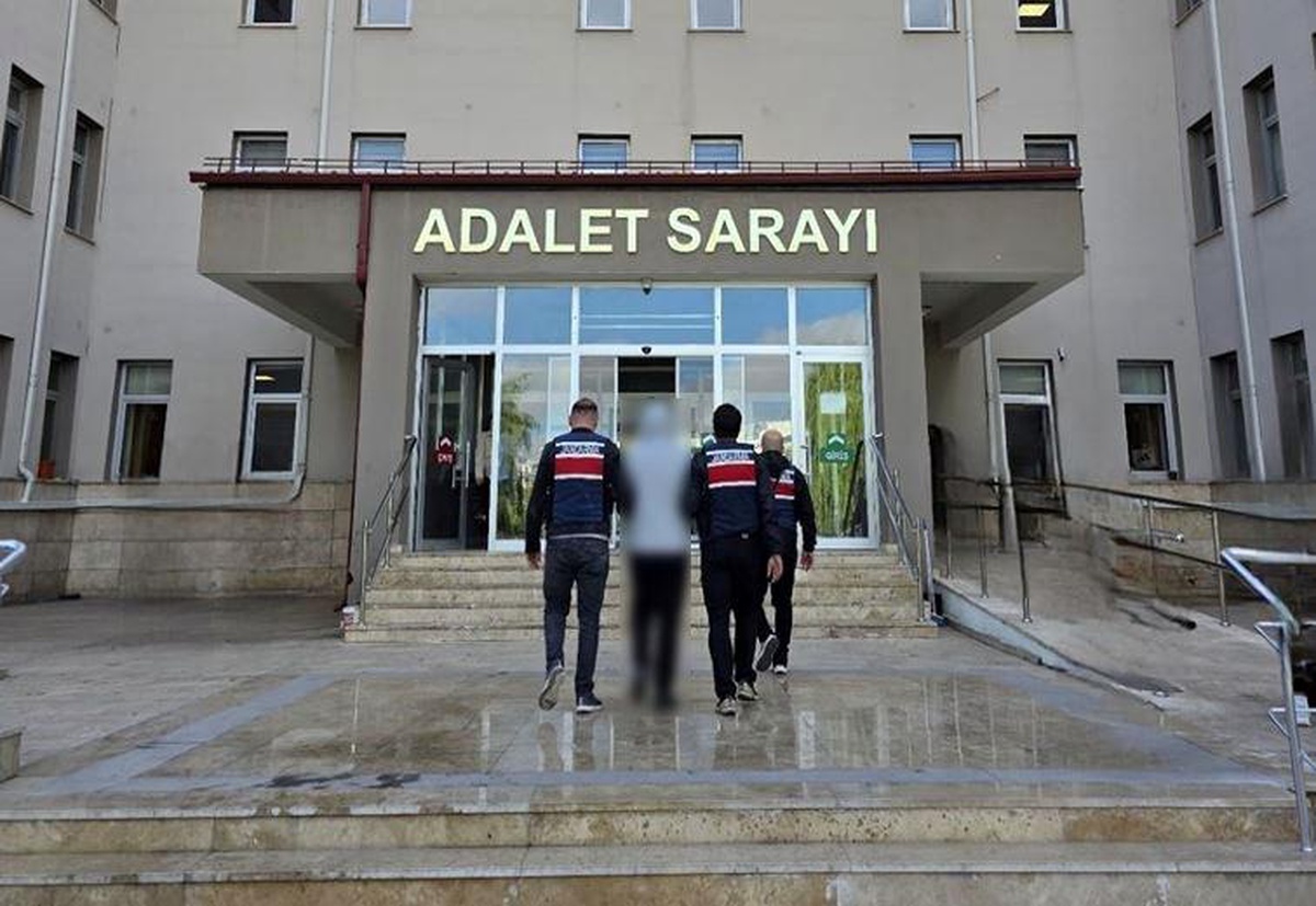 FETÖ Üyesi Sivas\'ta Yakalandı
