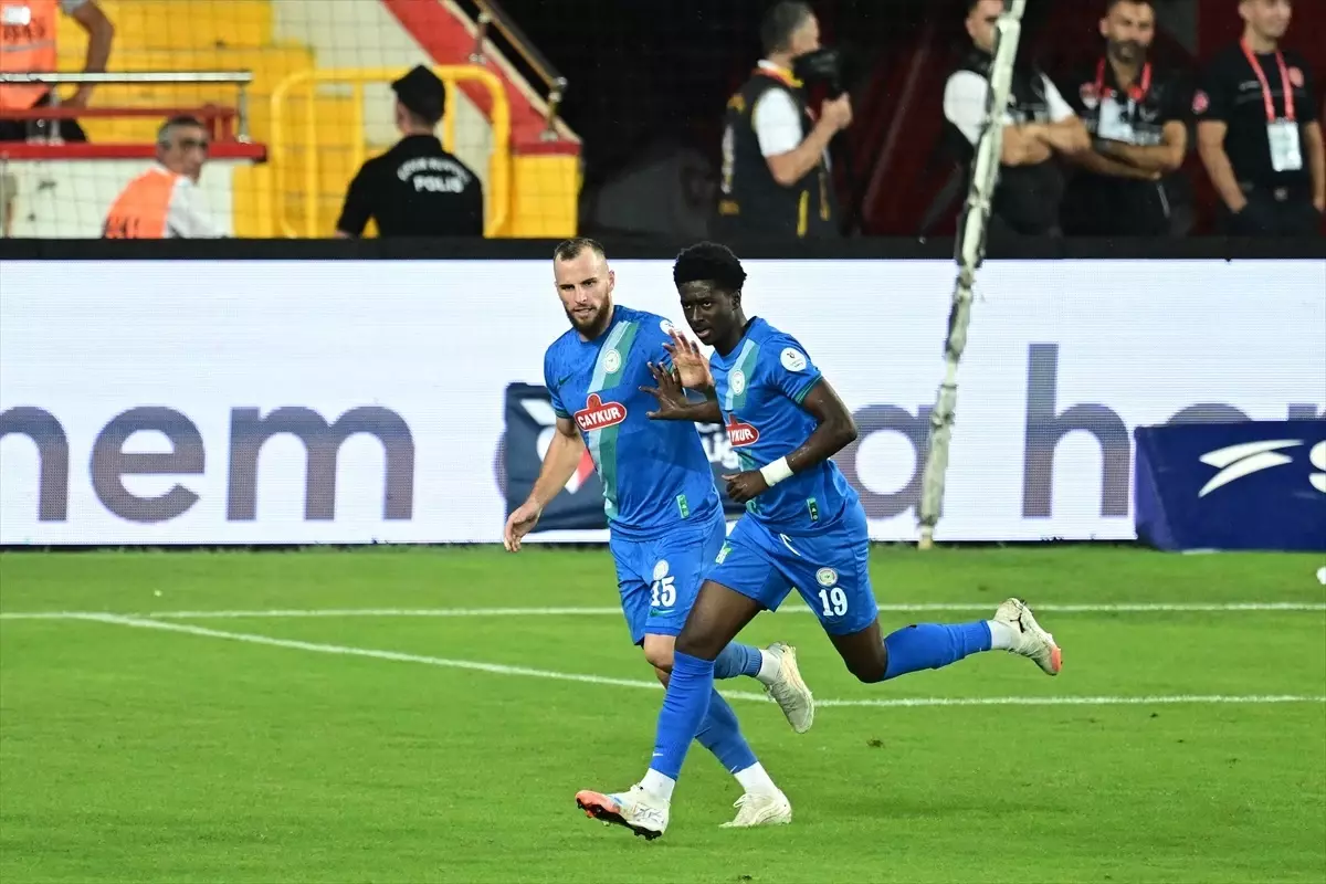 Çaykur Rizespor, Antalyaspor\'u 5-2 Yendi