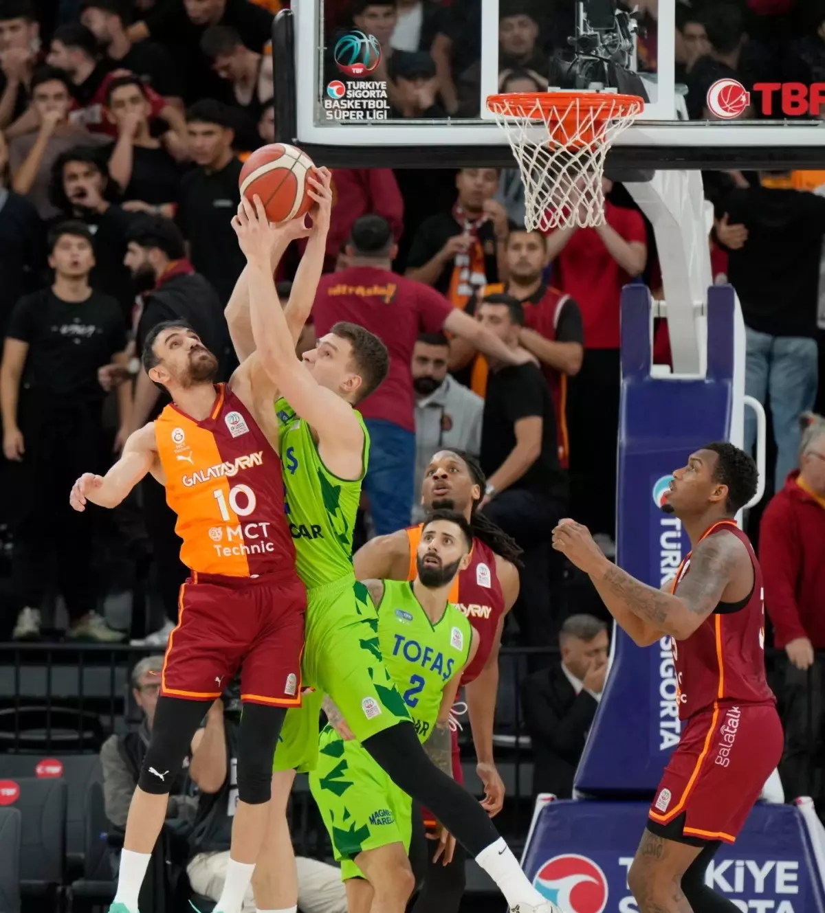 Galatasaray, Tofaş\'ı Yenerek İlk Galibiyetini Aldı