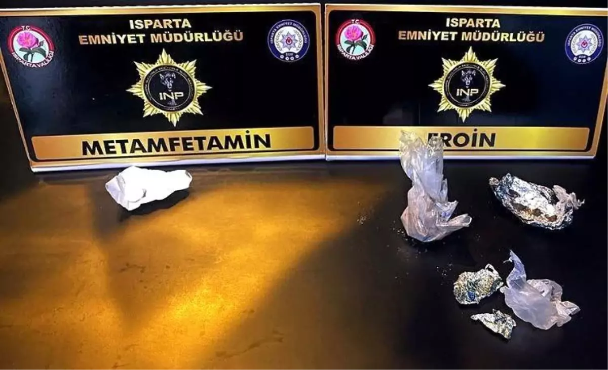 Isparta\'da Narkotik Operasyonu: Uyuşturucu ve Silah Ele Geçirildi