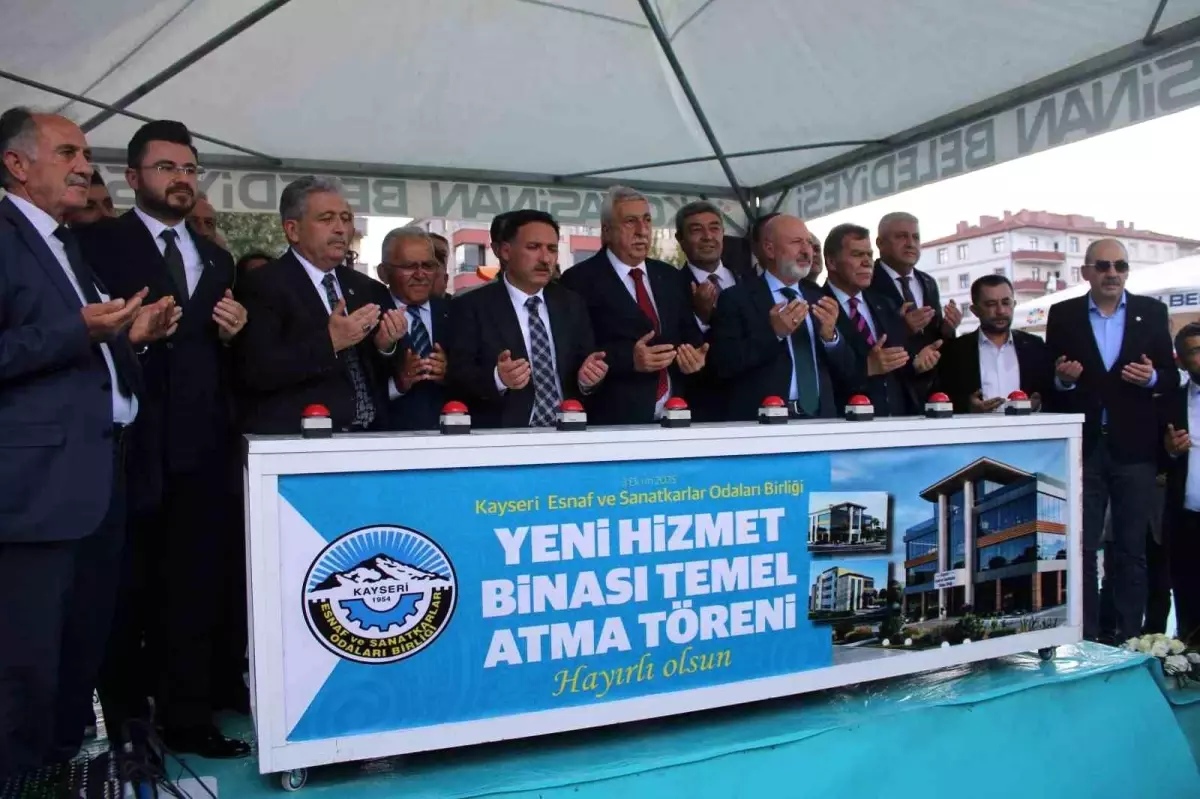 Kayseri Esnaf ve Sanatkarlar Odaları Birliği\'nin Yeni Hizmet Binasının Temeli Atıldı
