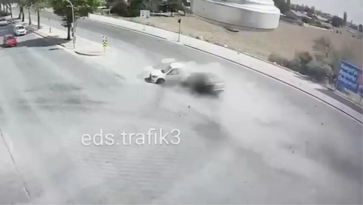Konya\'da Trafik Kazası: 1 Ölü, 1 Yaralı