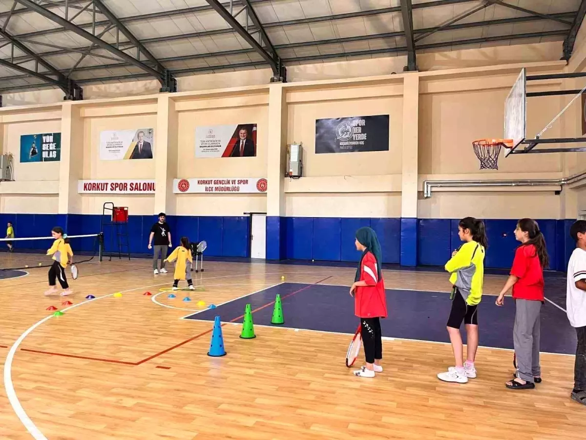 Korkut\'ta Tenis Antrenmanları Yoğun İlgi Görüyor