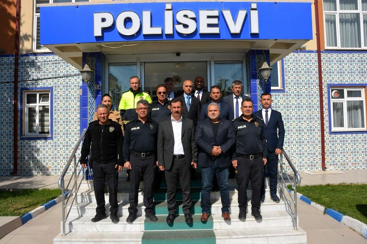 Emekli Emniyet Müdür Yardımcısı\'na Veda Yemeği