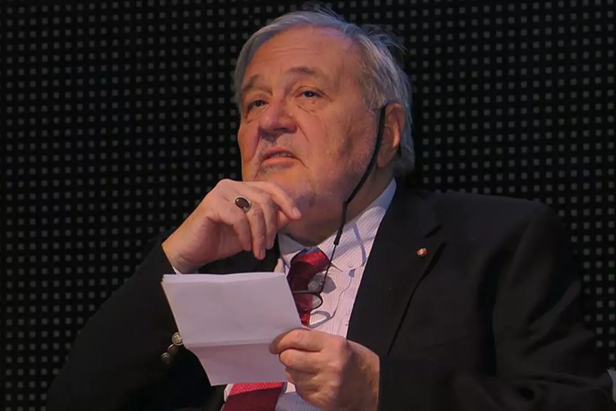 Tarihçi İlber Ortaylı\'nın kalp krizi geçirdiği iddiasına kızından yalanlama