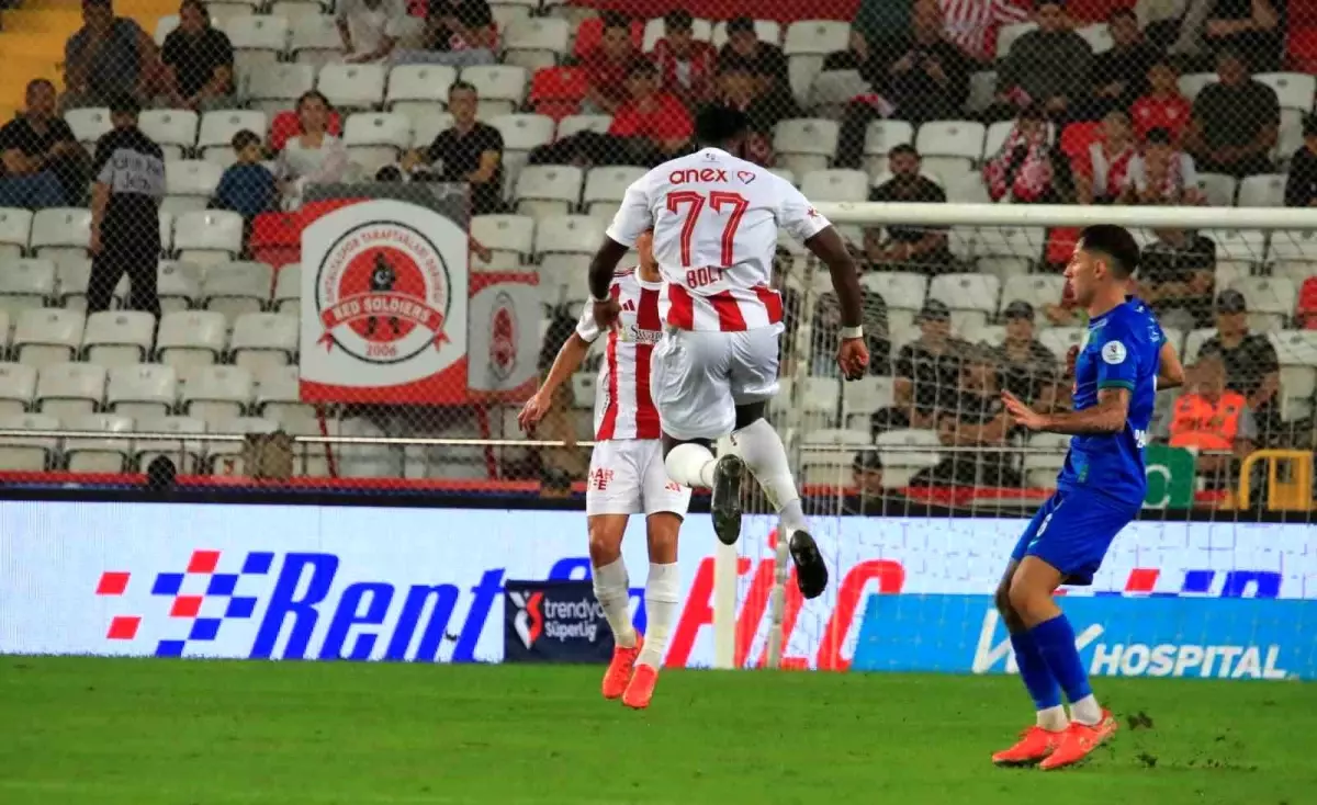Antalyaspor, Rizespor\'a 5-2 Yenildi
