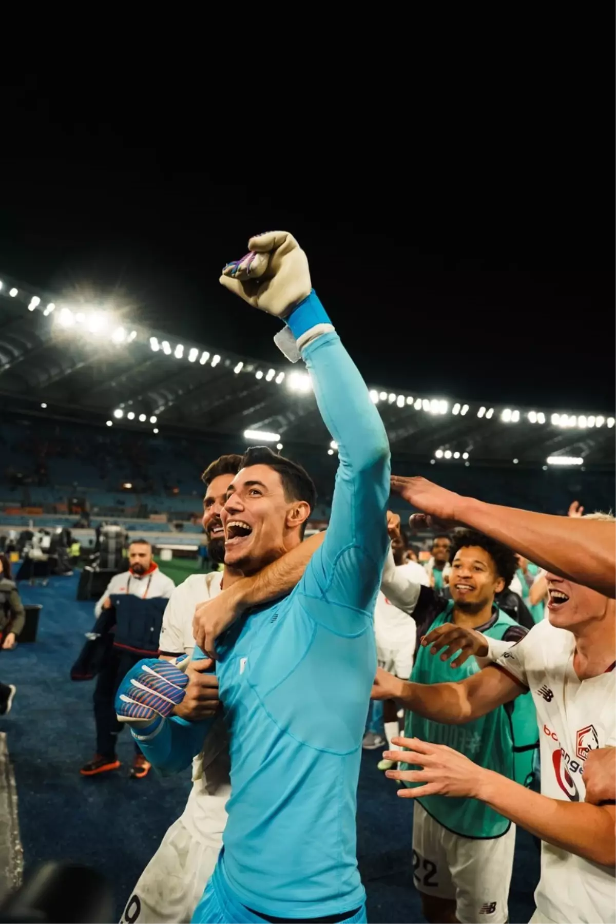 Berke Özer, Roma maçında penaltıları kurtardı