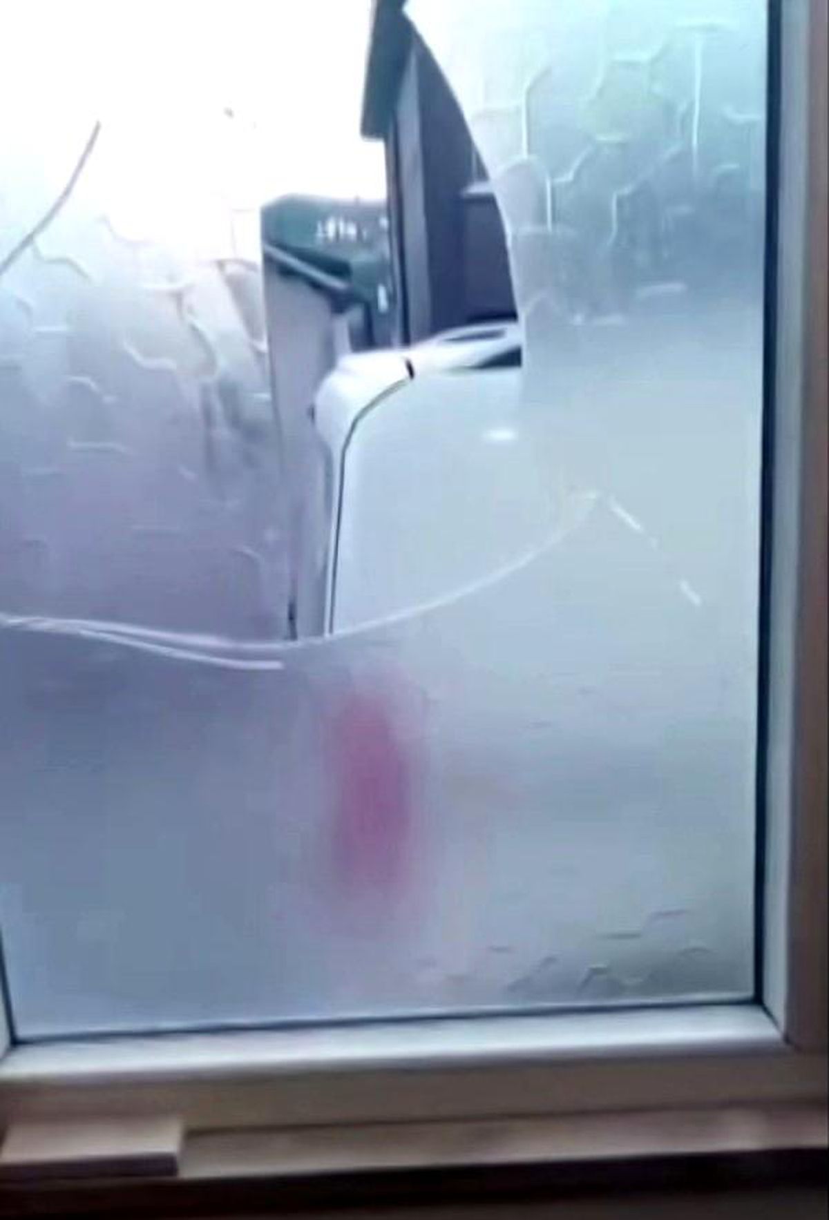 Sakarya\'da Komşu Krizi: Yaşlı Çift Evine Zarar Verdi