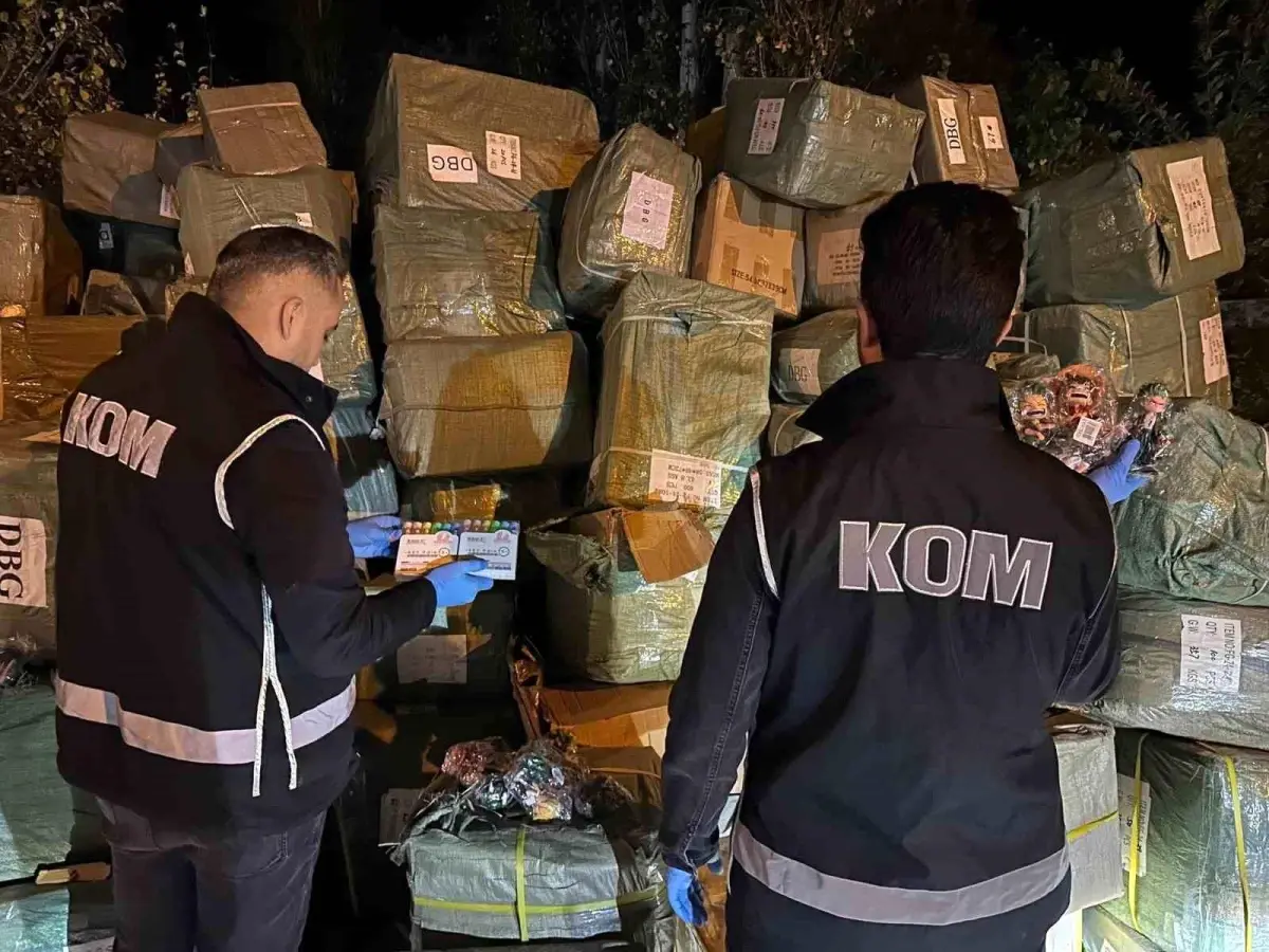Ağrı\'da Kaçak Oyuncak ve Kalem Ele Geçirildi