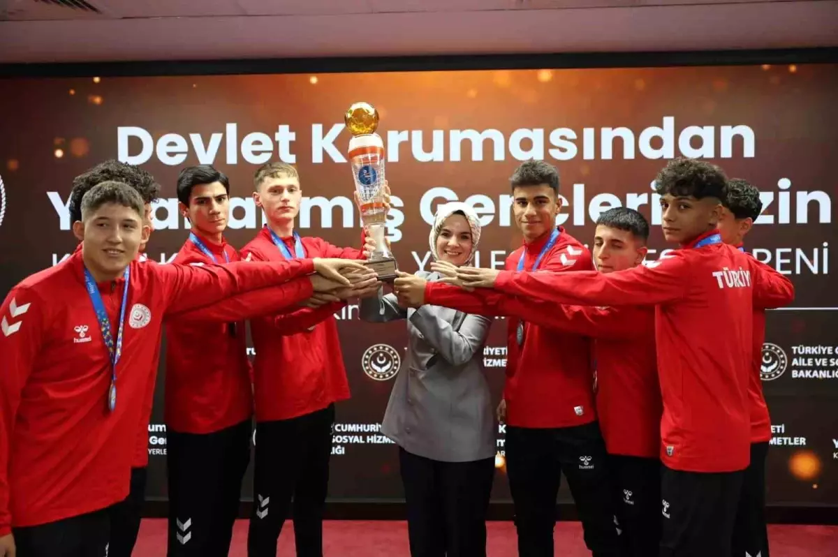 Aydınlı Çocuklar Polonya\'da 3. Oldu