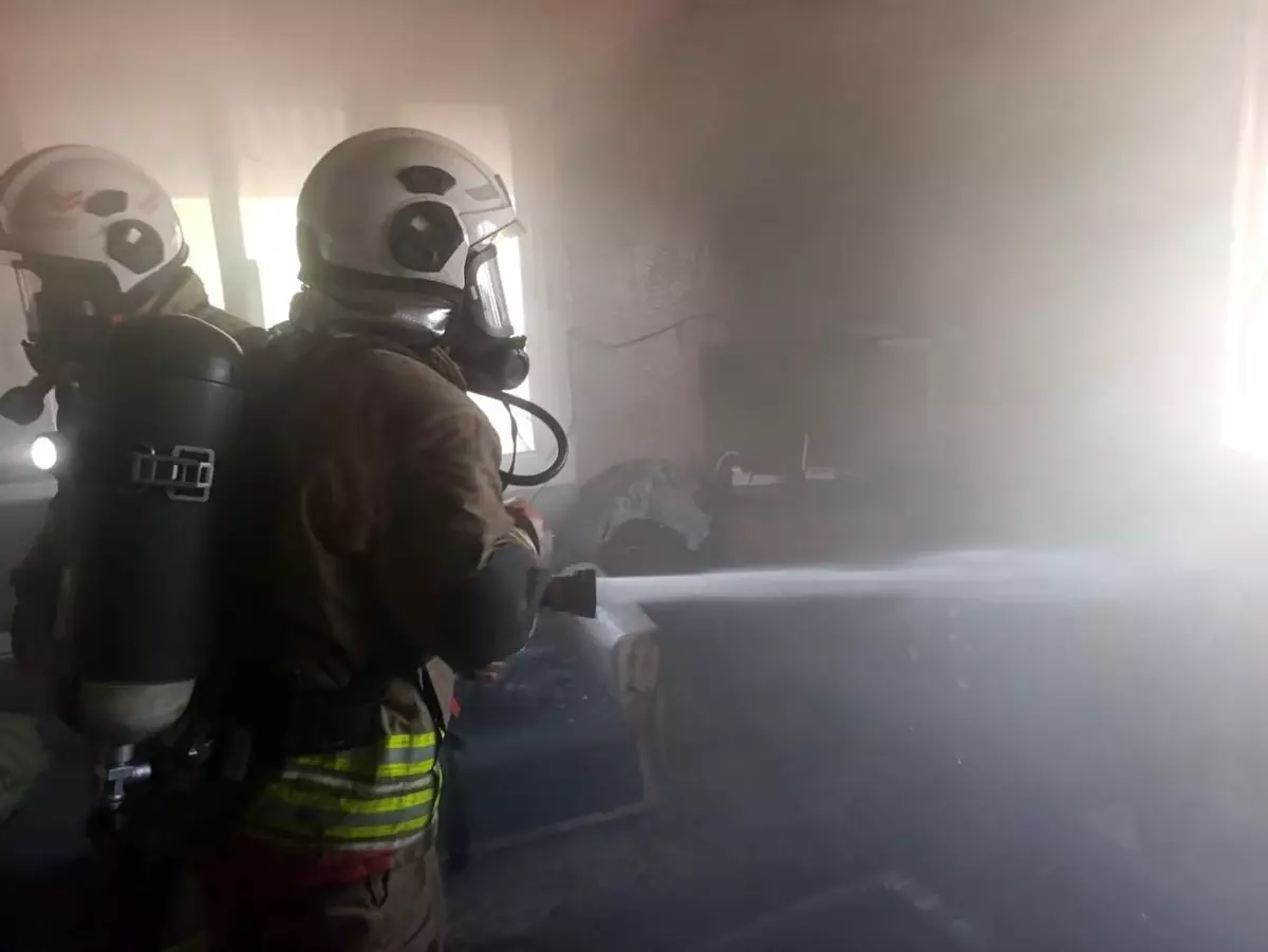 Hatay\'da Yangın: Müstakil Ev Kullanılamaz Hale Geldi
