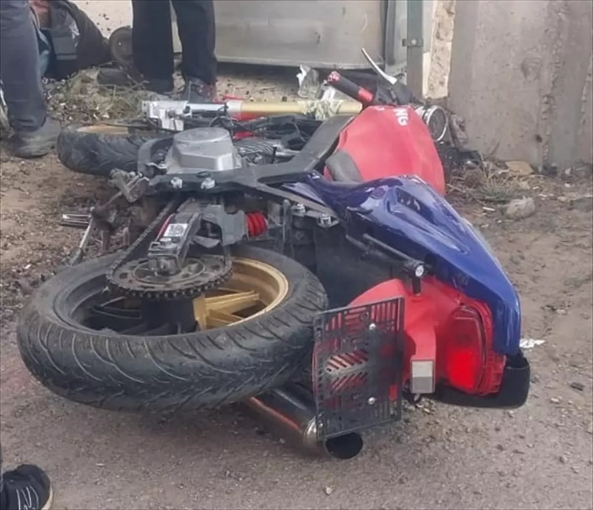 Motosiklet Kazasında Sürücü Ağır Yaralandı