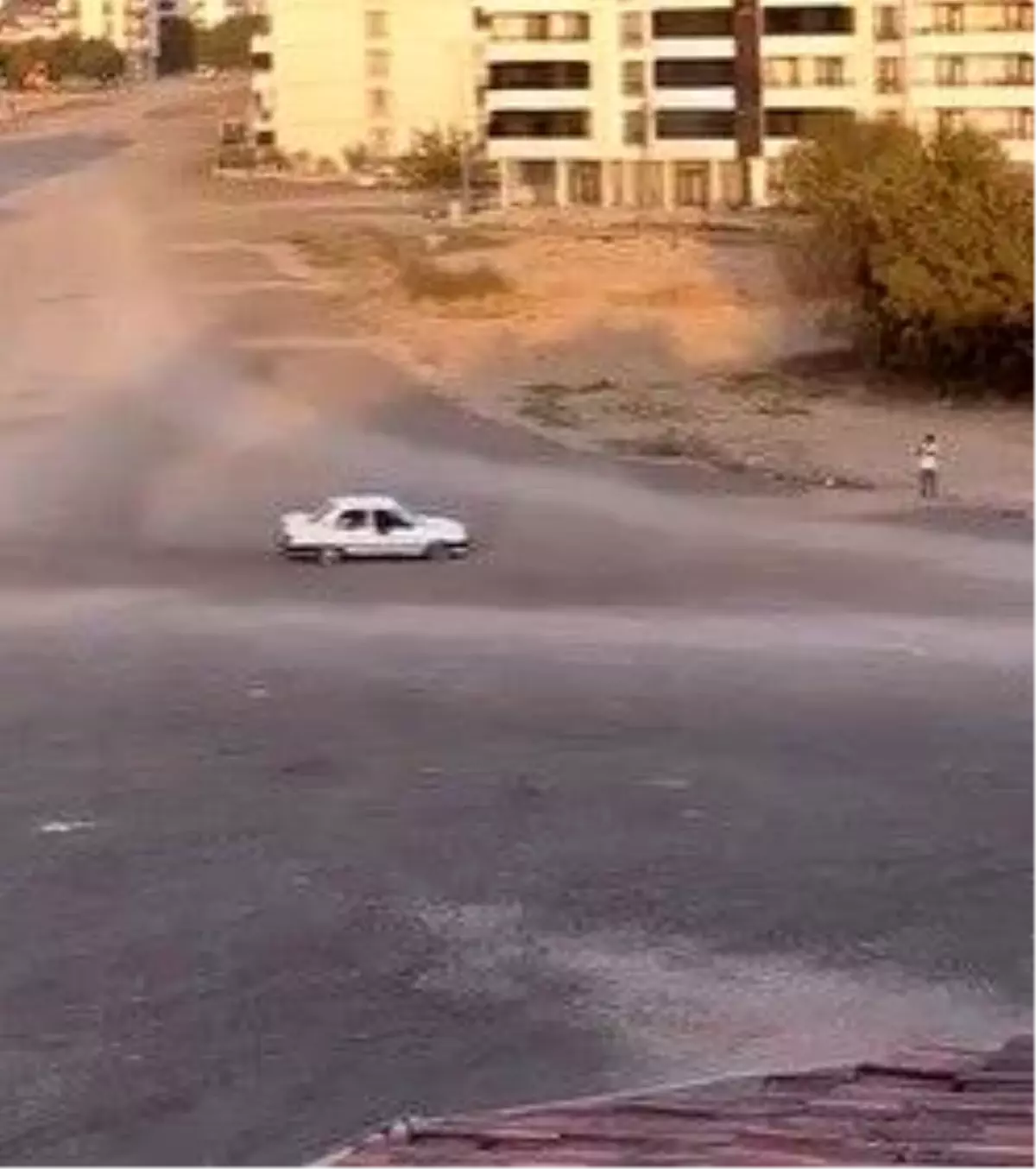 Elazığ\'da Drift Yapan Sürücü Kamerada