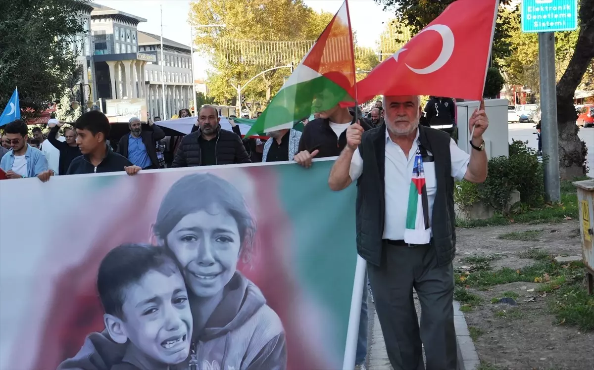 Bursa ve Kütahya\'da Filistin\'e Destek Yürüyüşü
