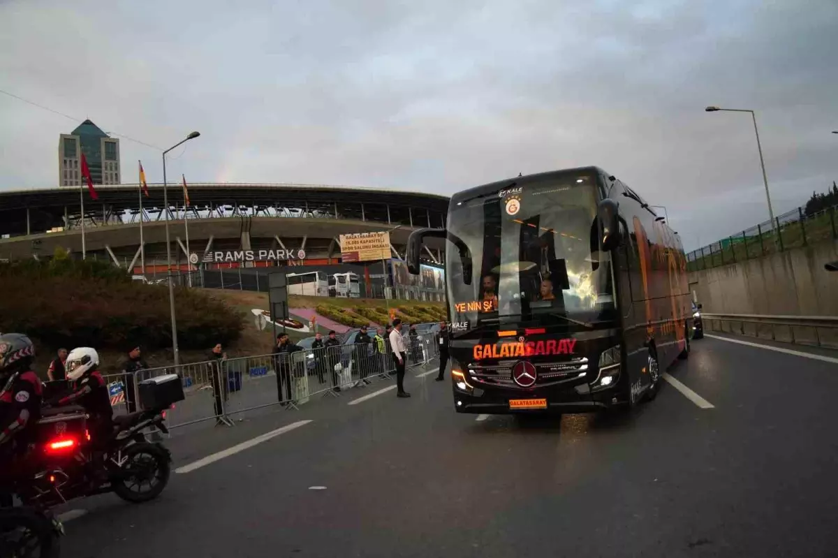 Galatasaray-Beşiktaş Derbisi İçin Stadyumda