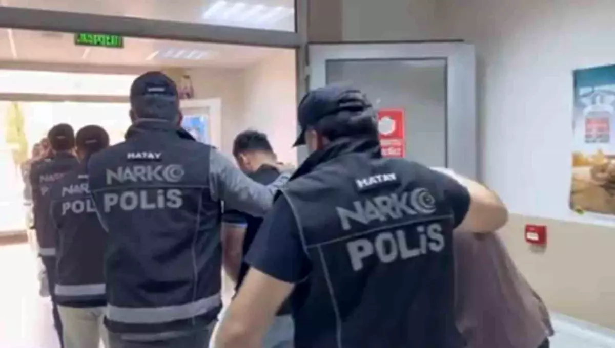 Hatay\'da 13 Kişi Uyuşturucu ile Tutuklandı