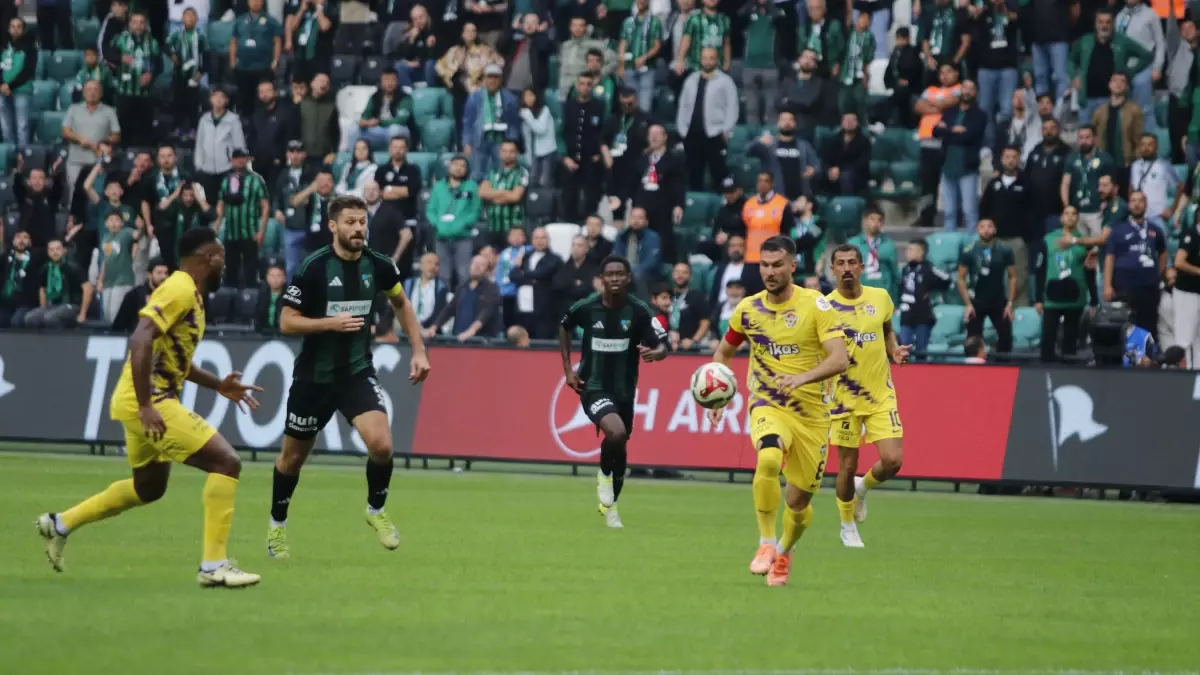 Kocaelispor Süper Lig\'de İlk Galibiyetini Aldı