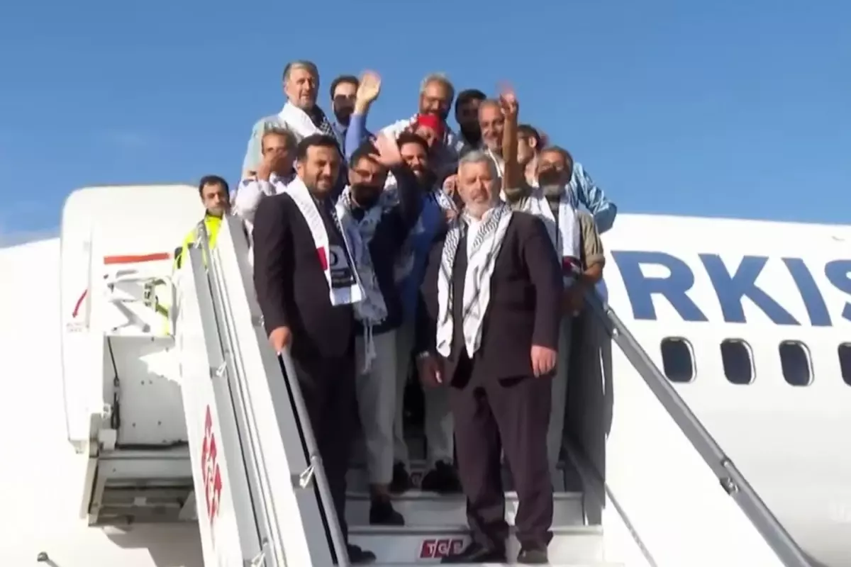 İsrail\'in alıkoyduğu 36\'sı Türk 137 aktivist İstanbul\'da