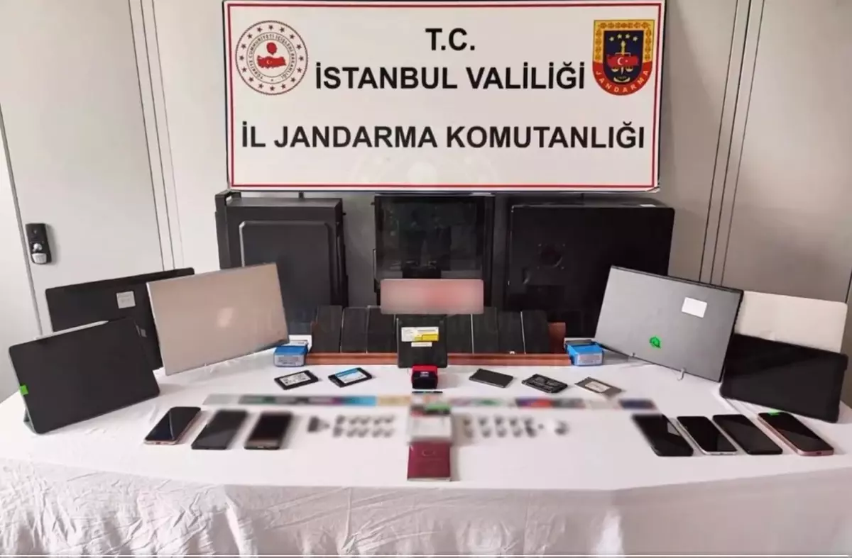 İstanbul\'da Dolandırıcılık Operasyonu: 12 Şüpheli Yakalandı