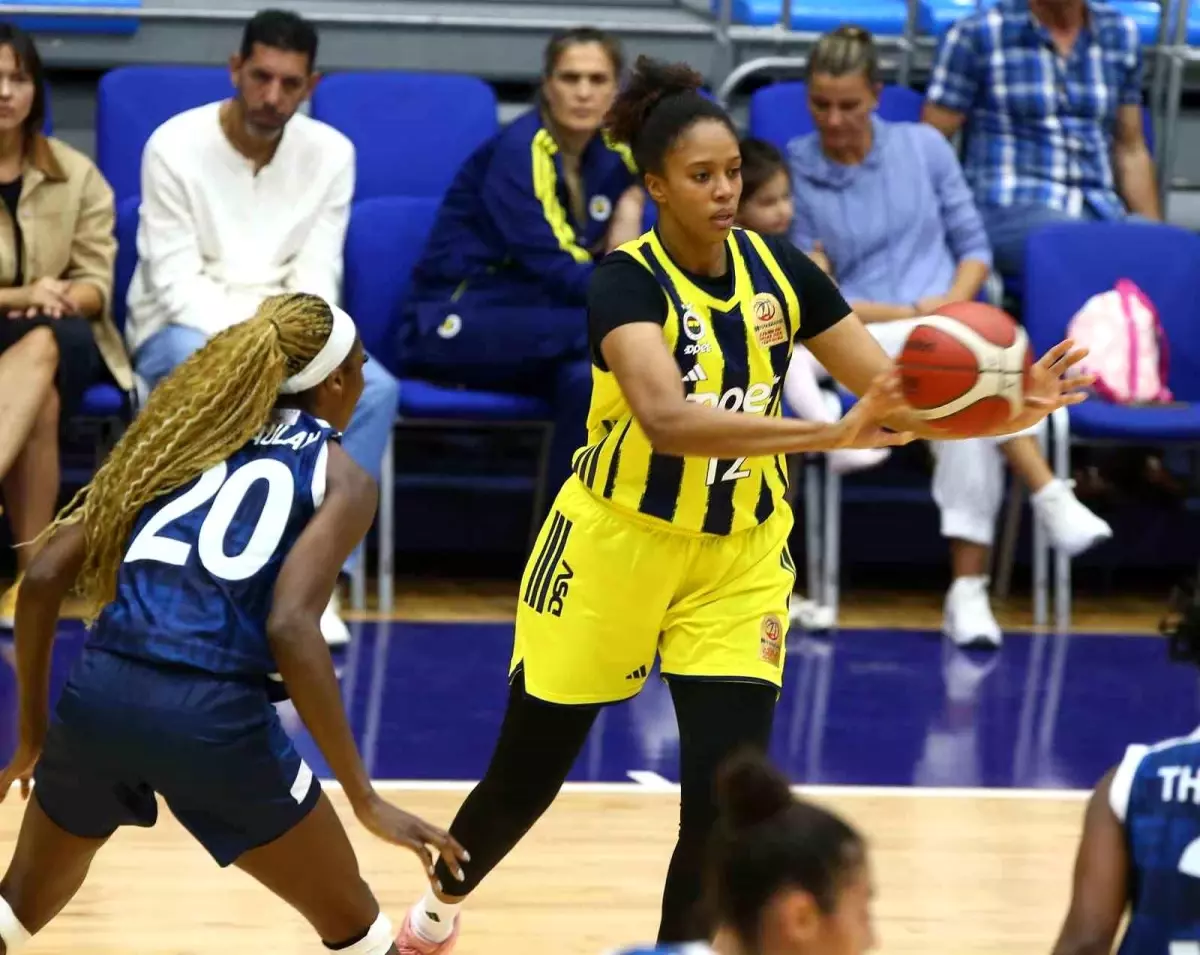 Fenerbahçe, Emlak Konut\'u 71-53 Yendi