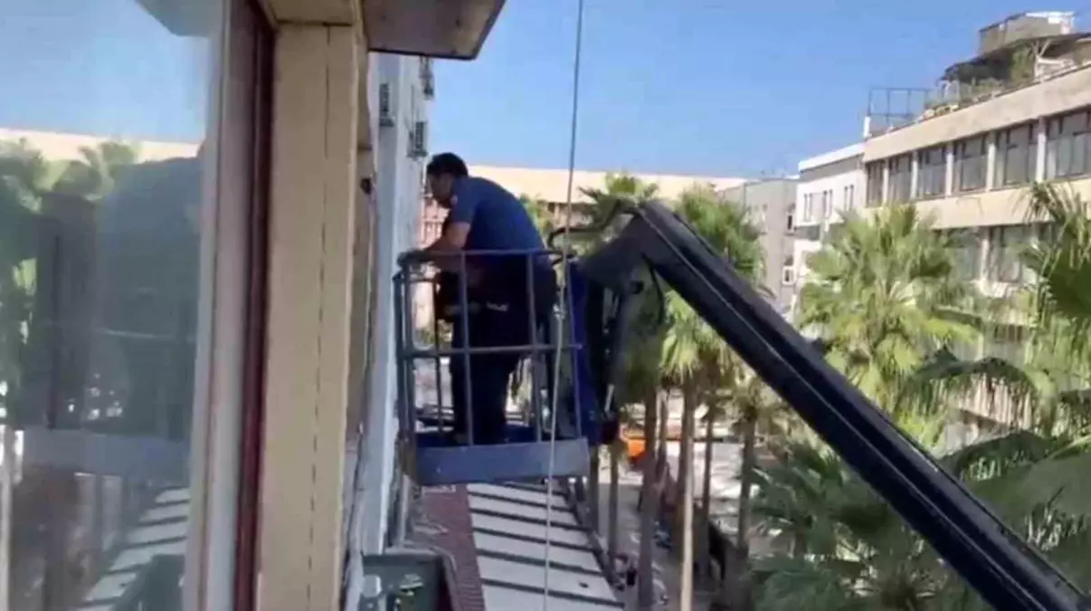 Hırsızlık Şüphelisi Vinçle Yakalandı