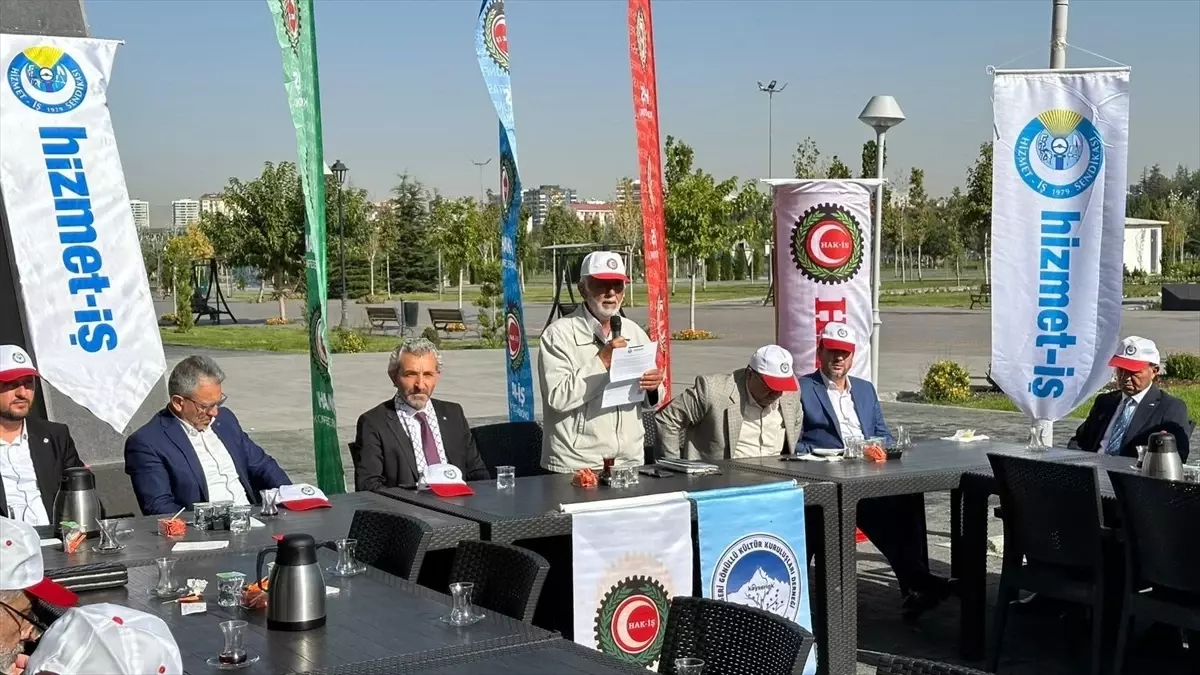 Kayseri\'de bazı sivil toplum kuruluşları Gazze için toplandı
