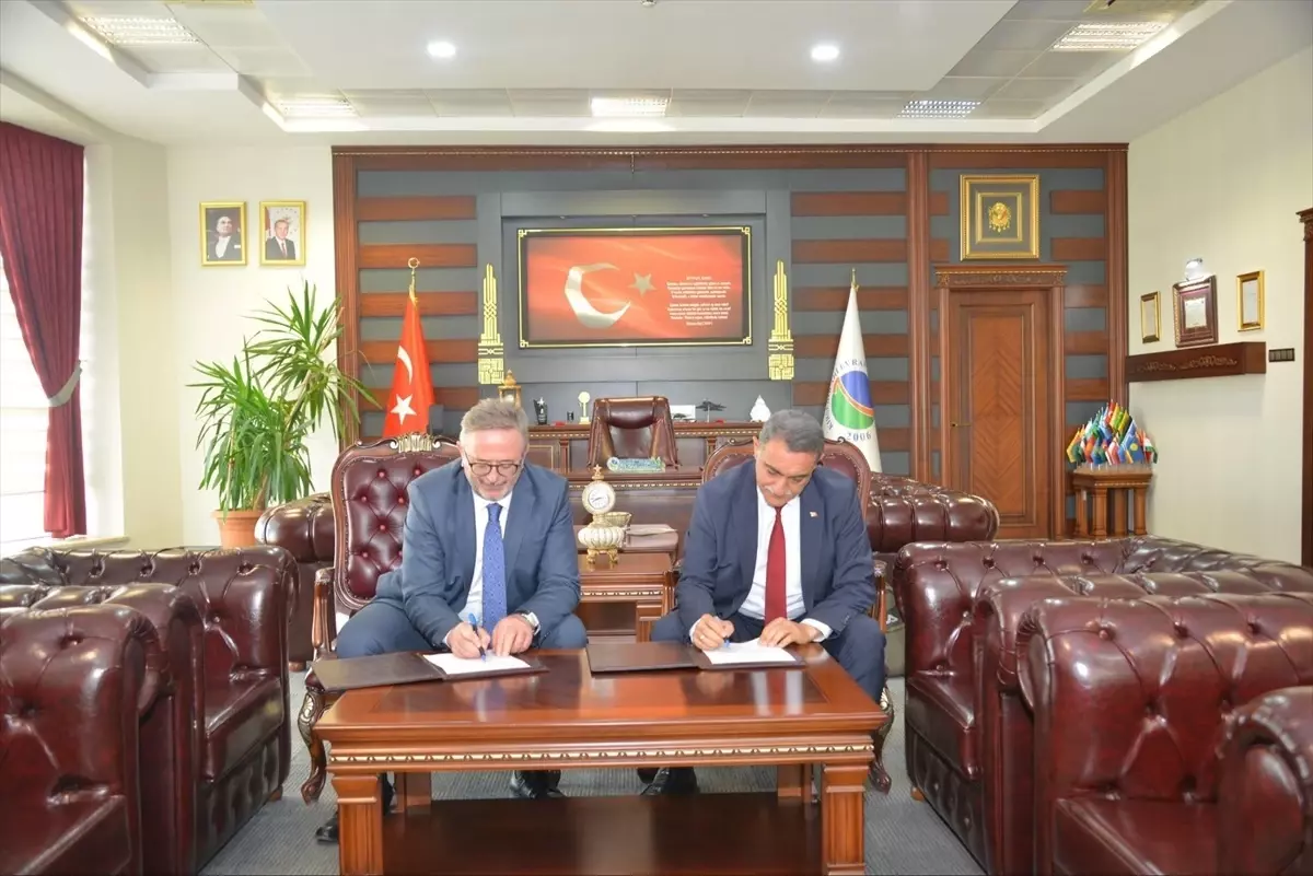 Kırşehir Ahi Evran Üniversitesi Yazma Eserlerini TÜYEK\'e Devrediyor
