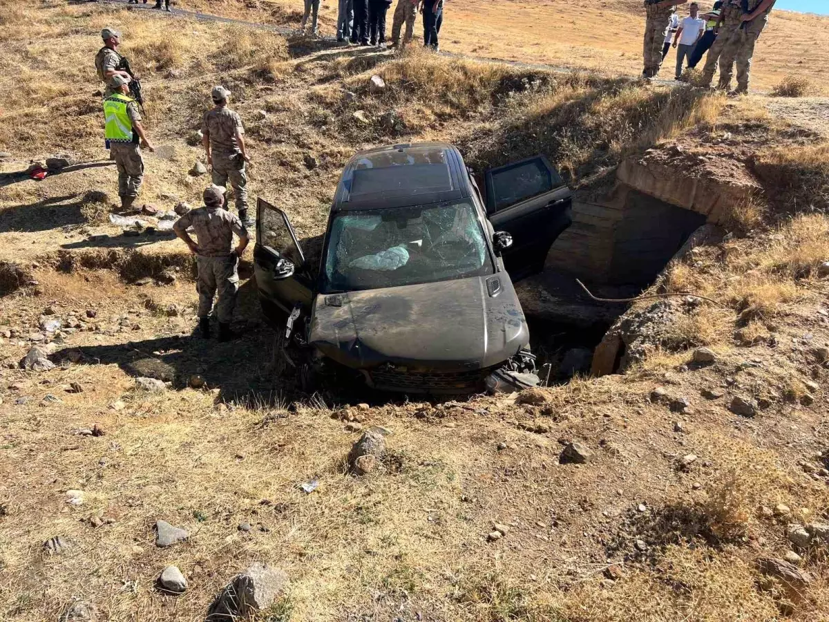 Muş\'ta Trafik Kazası: 3 Yaralı