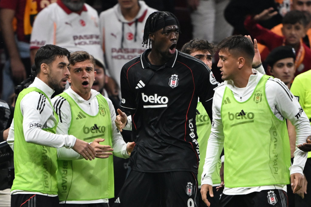 Nefesleri kesen derbide her şey var, kazanan yok
