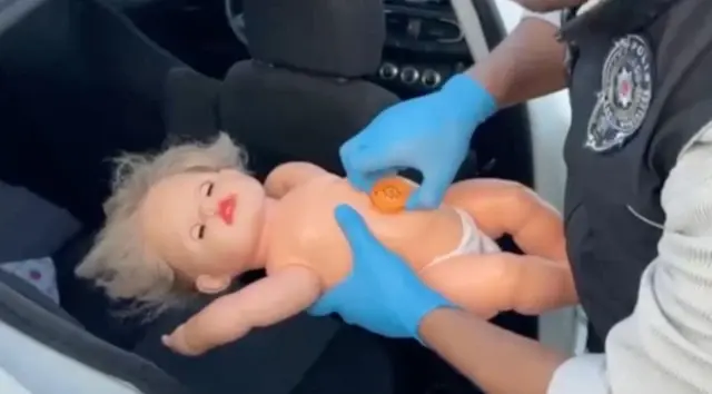 Erzincan'da Oyuncak Bebekten Uyuşturucu Çıktı