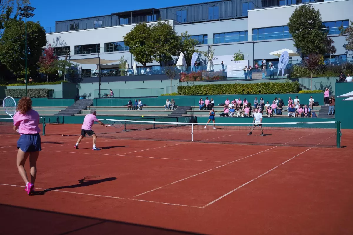 Pembe Top Tenis Turnuvası ile Meme Kanserine Farkındalık