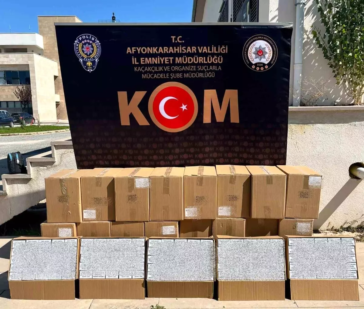Afyonkarahisar\'da 210 Bin Sahte Makaron Ele Geçirildi