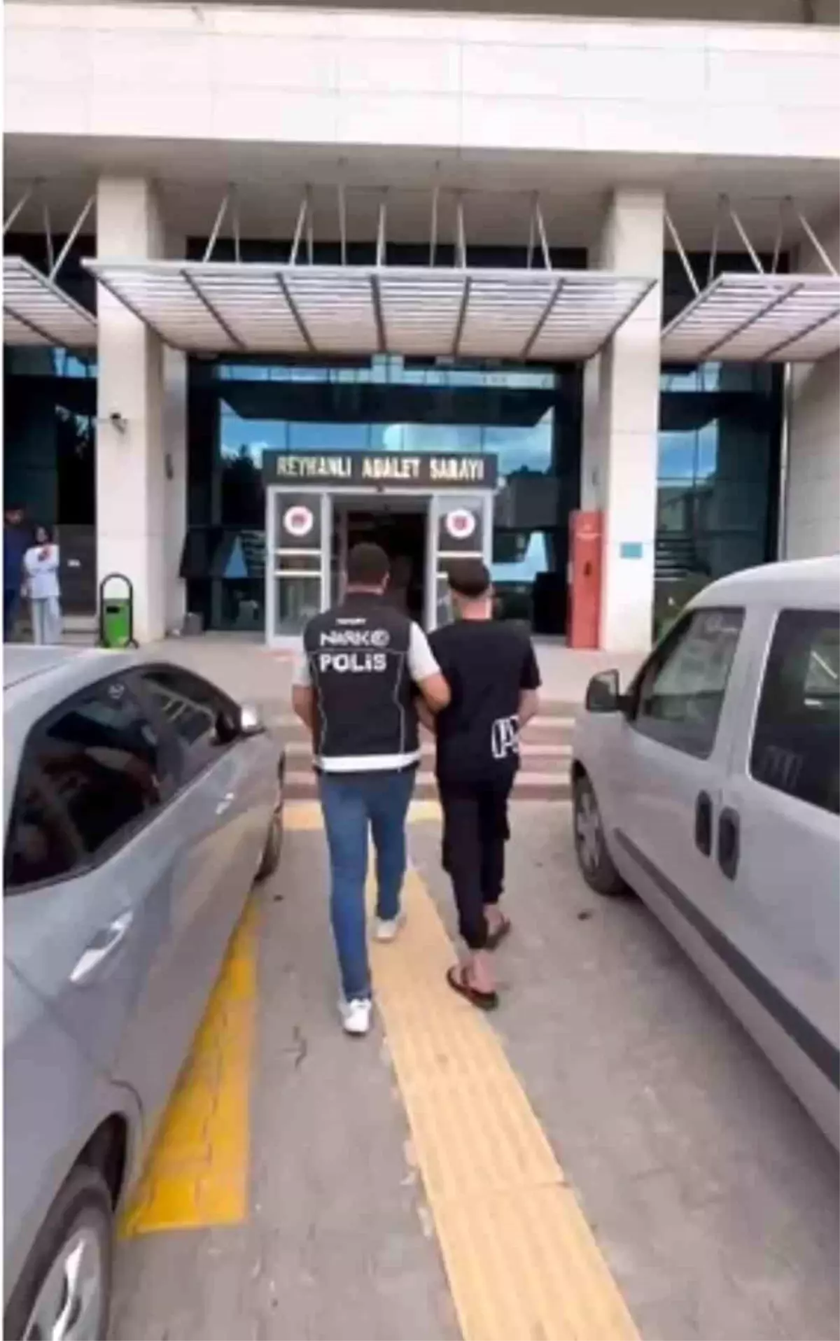Hatay\'da Uyuşturucu Operasyonu: 3 Gözaltı, 1 Tutuklama