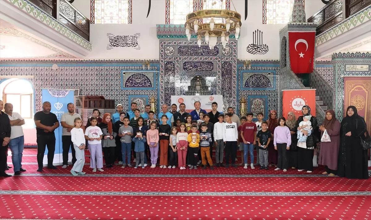 TDV\'den Depremzedelere Alışveriş Kartı