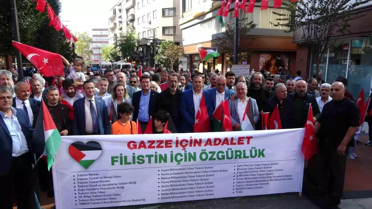 Trabzon\'da Gazze İçin Yürüyüş Düzenlendi