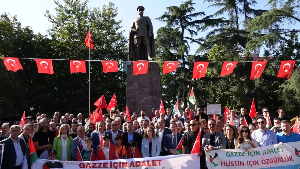 Trabzon\'da Gazze İçin Yürüyüş Düzenlendi