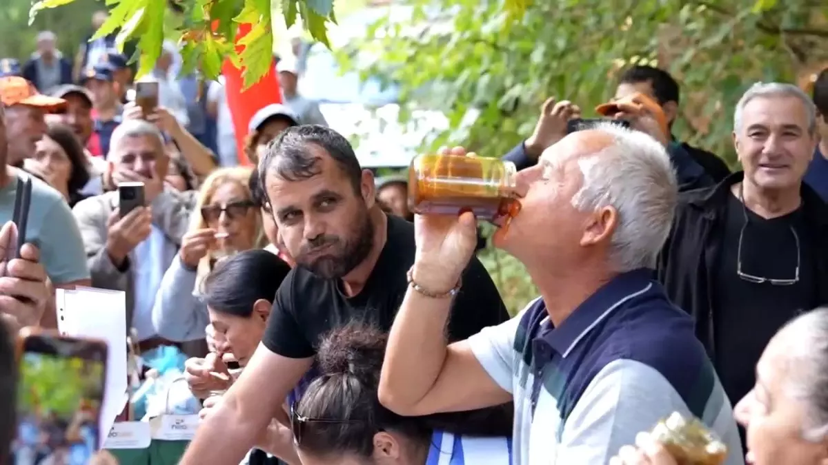 Kazdağları\'nda Bal Hasat Şenliği Renkli Görüntülerle Geçti