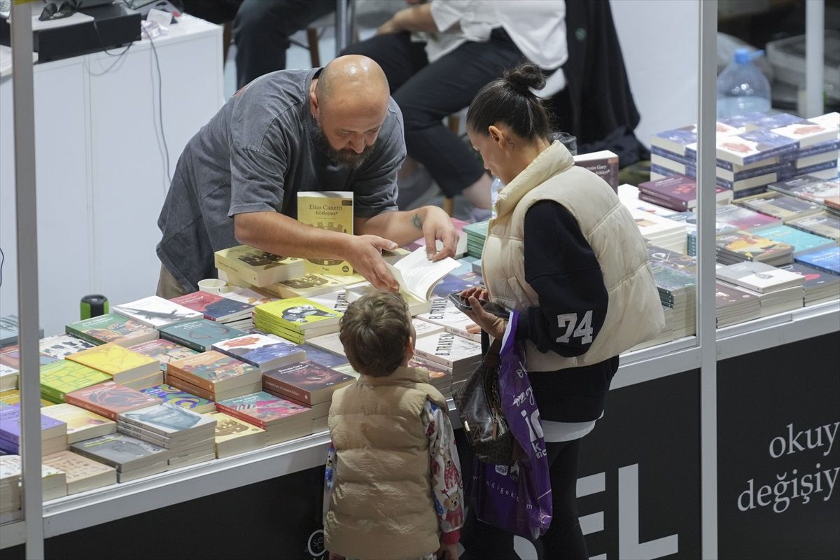 Ankara Kitap Fuarı\'na Yoğun İlgi